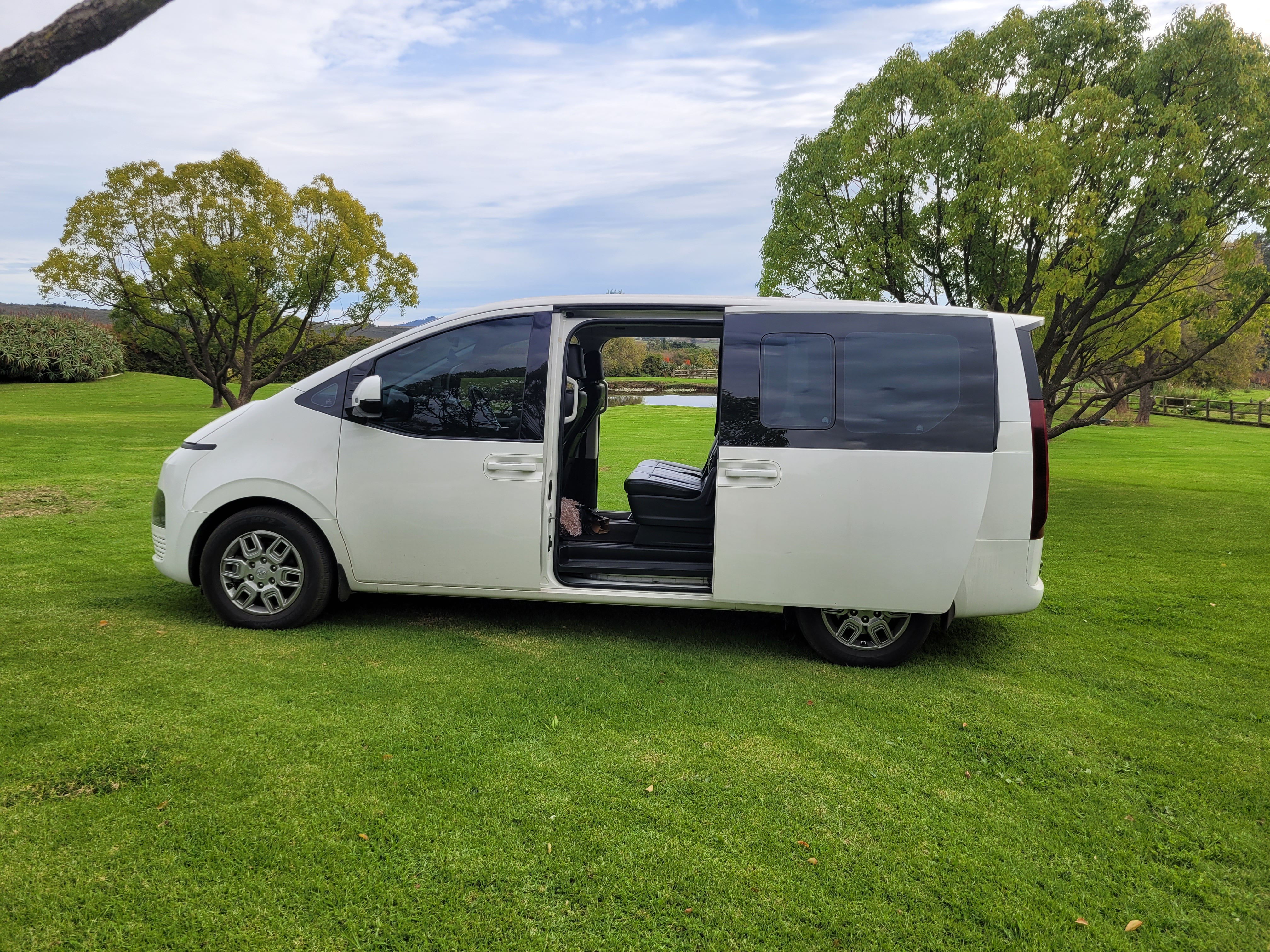 Hyundai Staria